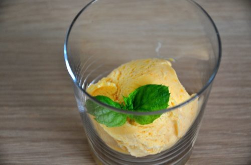 Pfirsich-Sahne-Eis