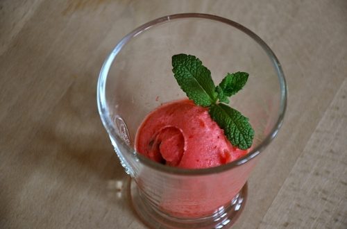 Erdbeersorbet mit Limette und Minze